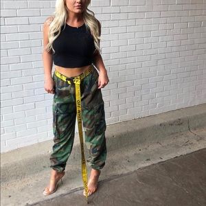 Off-white classic industrial belt